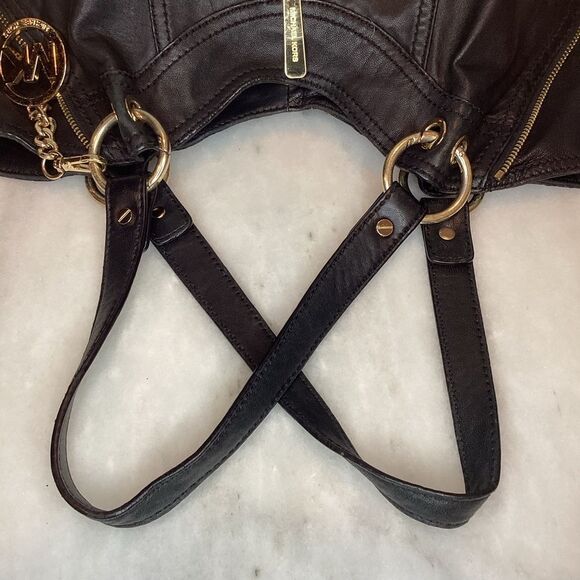 MICHAEL KORS MOXLEY BLACK SOFT LEATHER SHOULDER TOTE - Picture 11 of 16